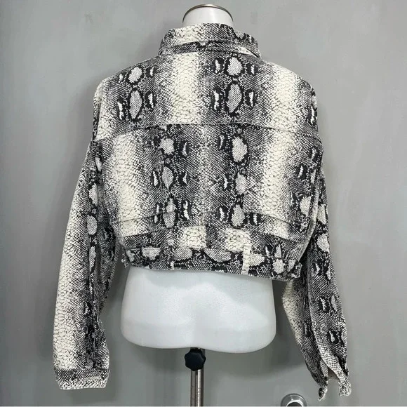 Noble U Snake Print Cropped Denim Jacket size Small - Picture 6 of 11